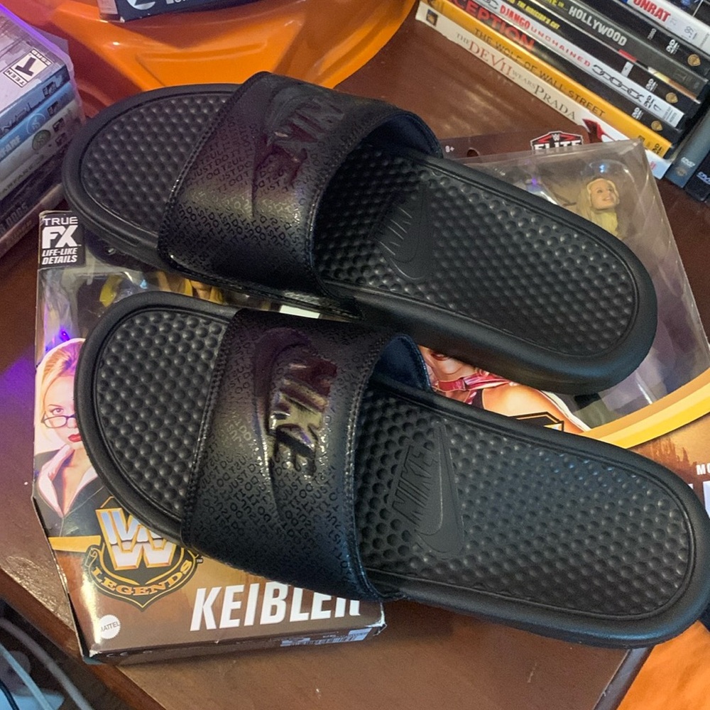 Black Nike Benassi Jdi Slides (Like New)